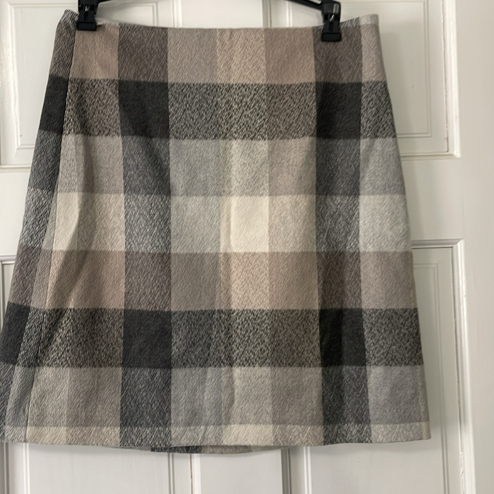 Women’s Loft Plaid Skirt, Size 0, NEW WITH TAGS